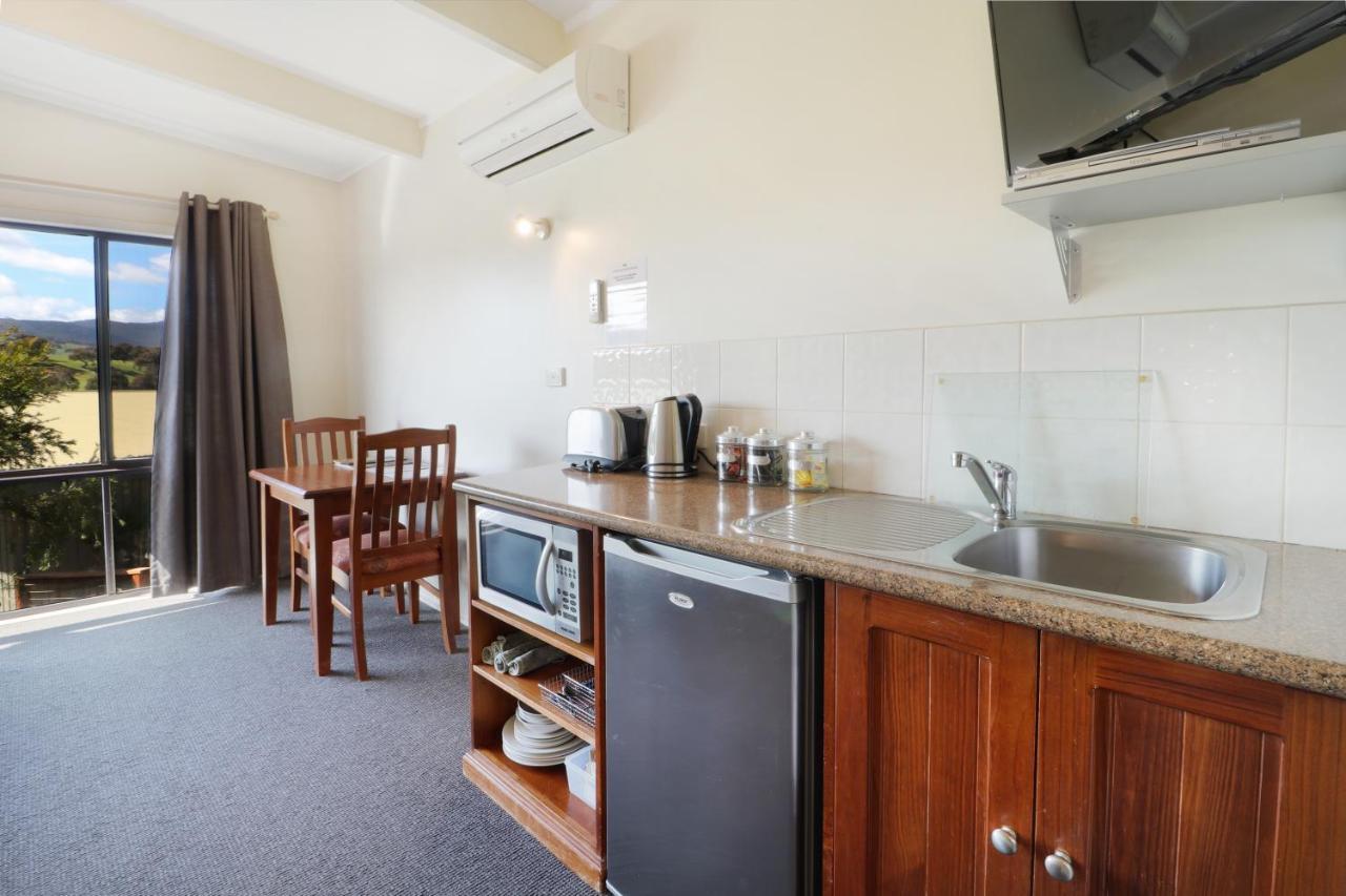 Off Mountain Accommodation Merrijig Bagian luar foto