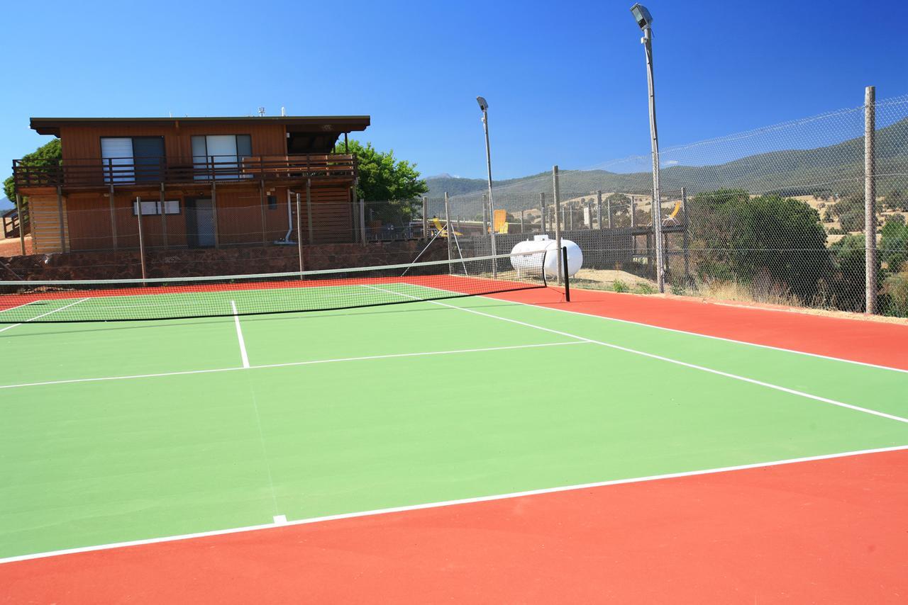 Off Mountain Accommodation Merrijig Bagian luar foto