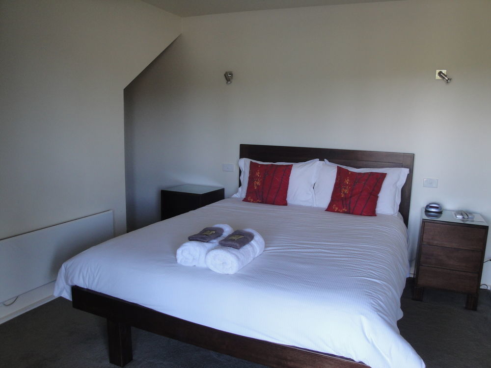Off Mountain Accommodation Merrijig Bagian luar foto