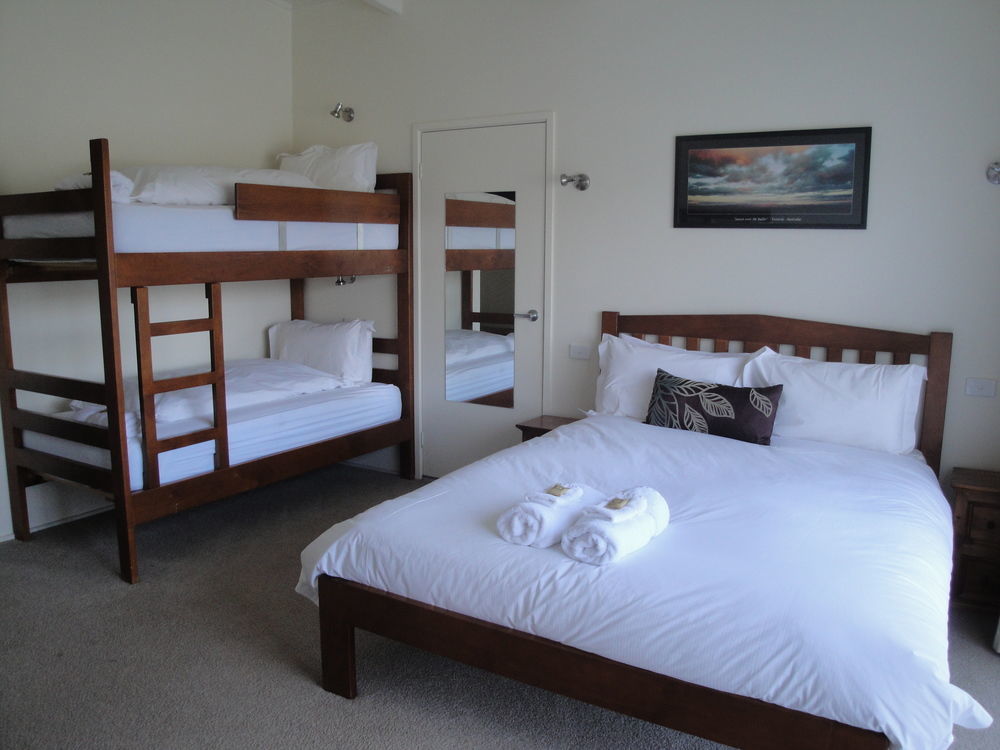 Off Mountain Accommodation Merrijig Bagian luar foto