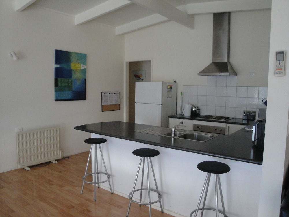 Off Mountain Accommodation Merrijig Bagian luar foto